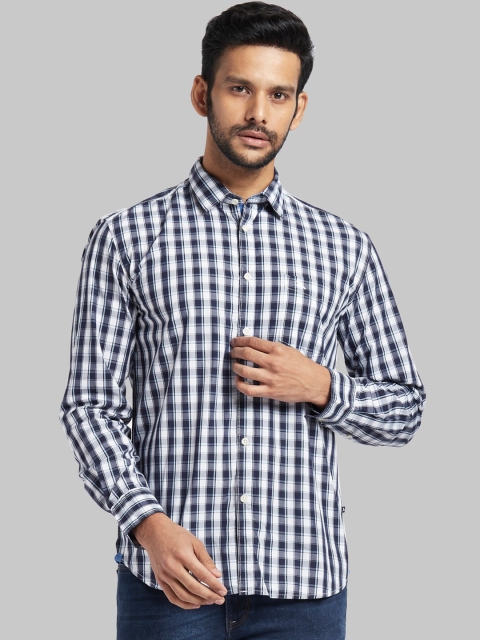 

Parx Men Blue Classic Regular Fit Checked Casual Shirt