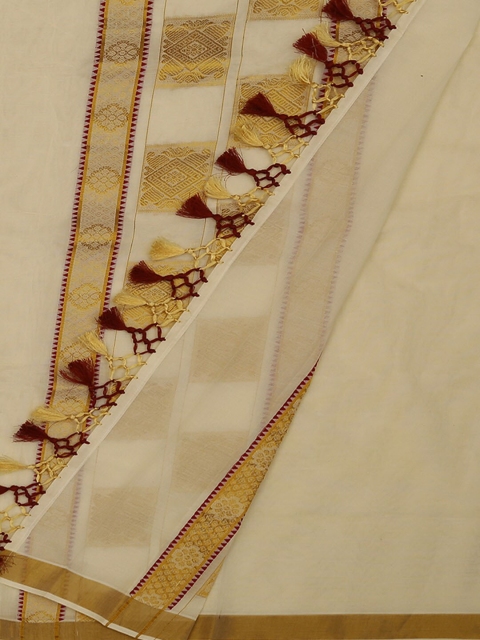 

Pothys Cream & Gold Pure Cotton Solid Saree