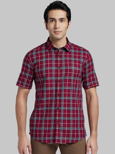 

Parx Men Red & White Regular Fit Checked Casual Shirt