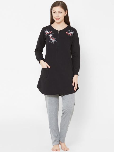 

Juliet Women Black & Grey Printed Night suit