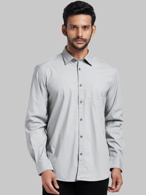 

Parx Men Grey Regular Fit Solid Casual Shirt
