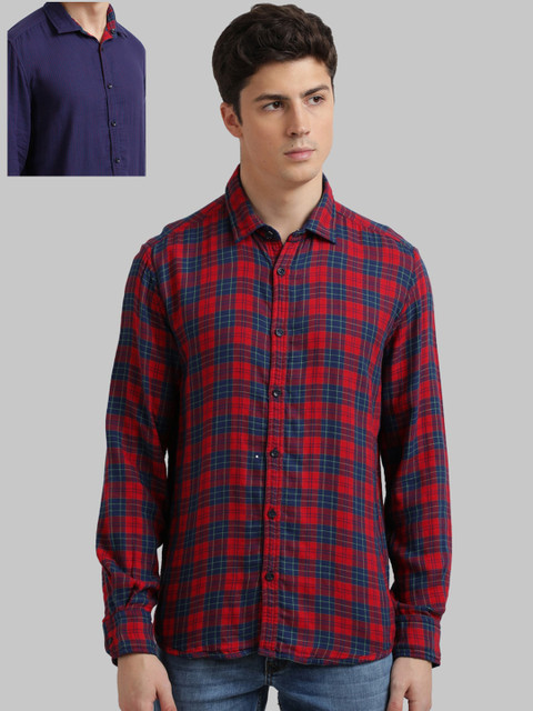 

Parx Men Red & Navy Blue Regular Fit Checked Casual Shirt
