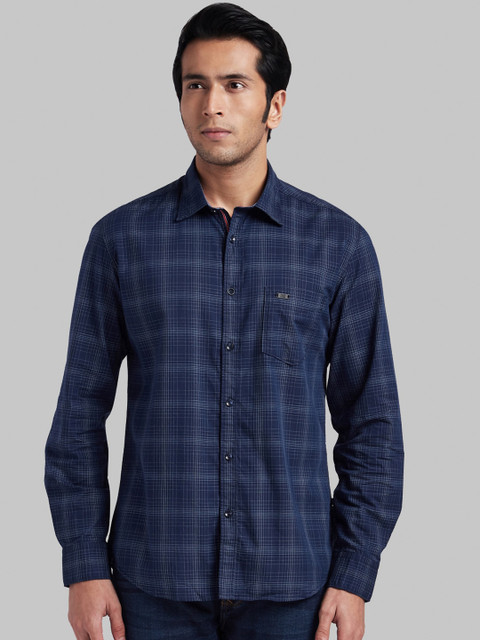 

Parx Men Blue & Magenta Regular Fit Checked Formal Shirt