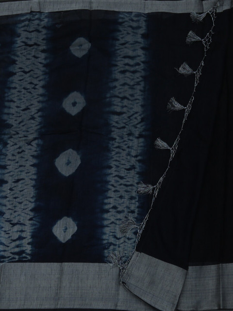 

Pothys Black Colourblocked Linen Blend Saree