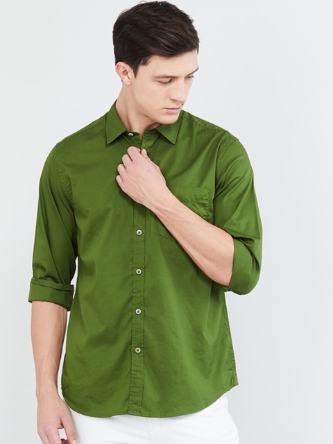 

max Men Green Regular Fit Solid Casual Shirt
