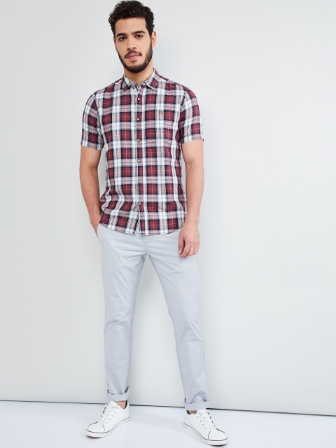 

max Men Maroon Slim Fit Checked Casual Shirt