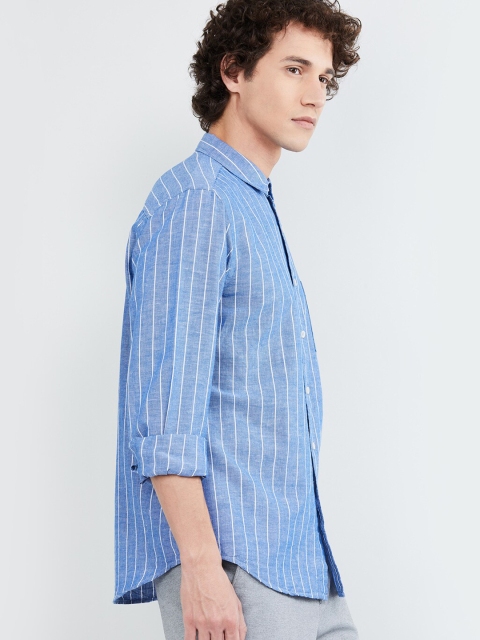 

max Men Blue & White Regular Fit Striped Casual Shirt