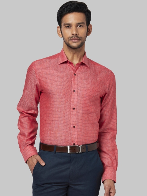 

Park Avenue Men Red Regular Fit Checked Formal Shirt