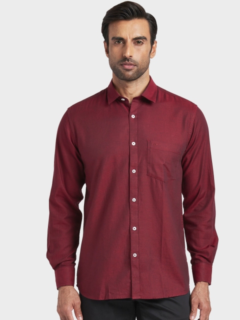 

ColorPlus Men Maroon Regular Fit Solid Casual Shirt