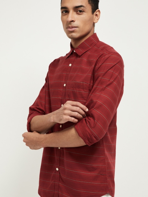 

max Men Maroon Regular Fit Checked Casual Shirt