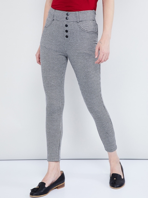 max Women White & Black Regular Fit Printed Regular Trousers