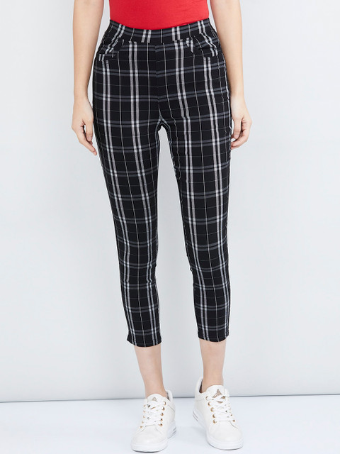 

max Women Black Slim Fit Checked Regular Trousers