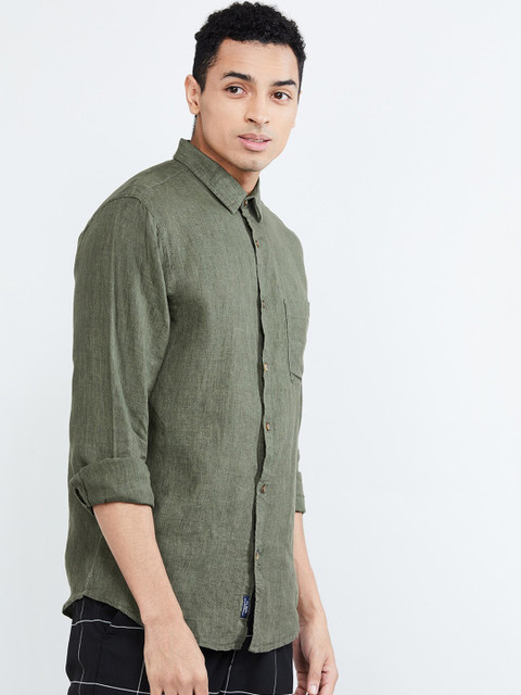 

max Men Green Regular Fit Checked Casual Shirt