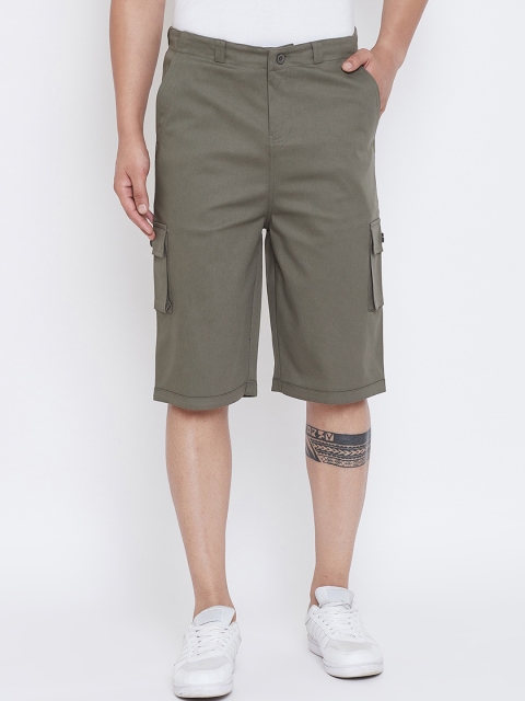 

Hypernation Men Green Solid Regular Fit Cargo Shorts