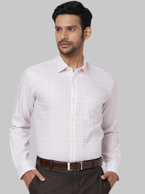 

Park Avenue Men Pink & Maroon Regular Fit Checked Formal Shirt