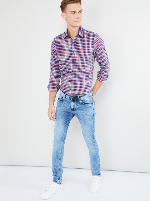 

max Men White & Blue Regular Fit Checked Casual Shirt