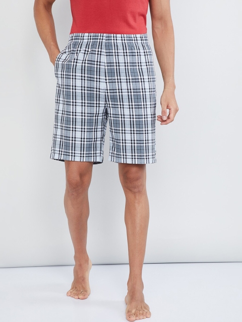 

max Men White & Navy Blue Checked Lounge Shorts