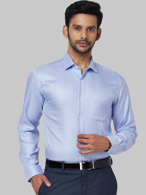 Park Avenue Men Blue Manhattan Regular Fit Checked Casual Shirt