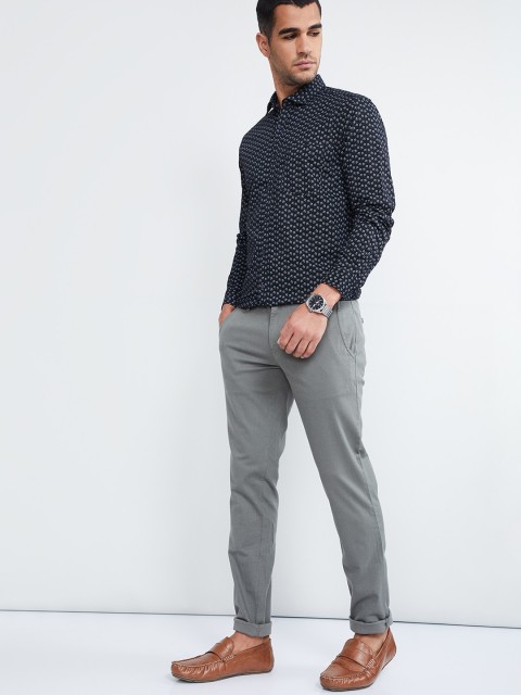 

max Men Black Regular Fit Printed Casual Shirt