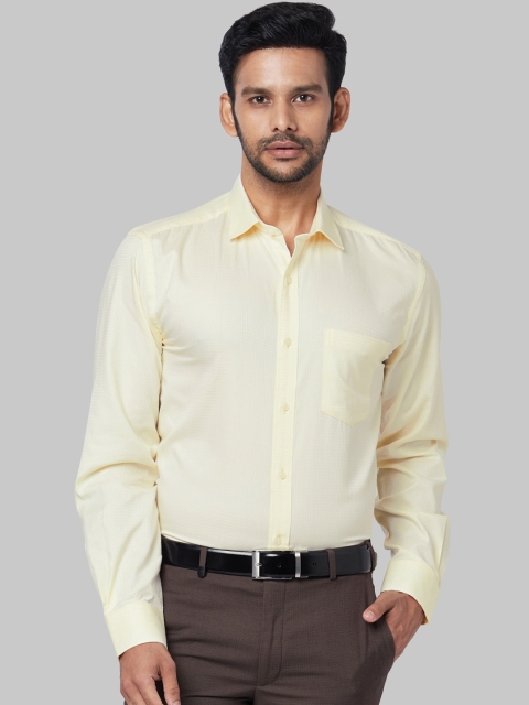 

Park Avenue Men Yellow Regular Fit Printed Formal Shirt