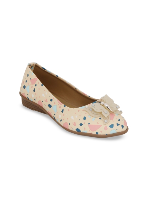 

Chipbeys Girls Cream-Coloured Printed Ballerinas
