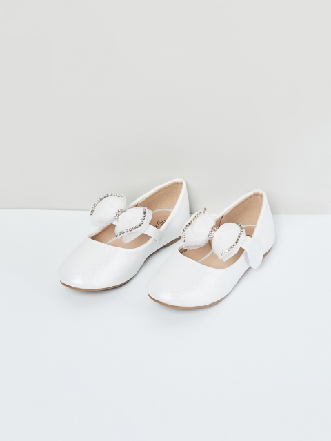 

max Girls White Solid PU Mary Janes