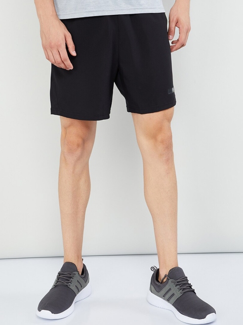 

max Men Black Solid Regular Fit Regular Shorts