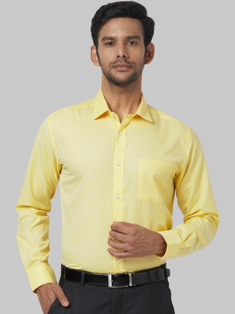 

Park Avenue Men Yellow Regular Fit Solid Formal Shirt
