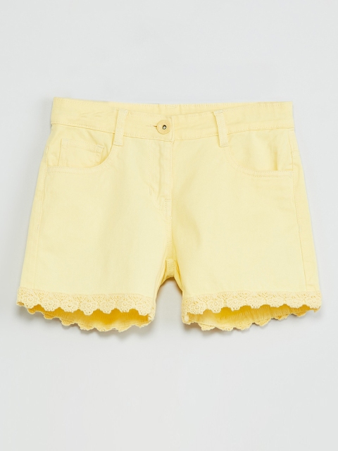 

max Girls Yellow Solid Regular Fit Regular Shorts