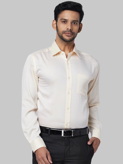 

Park Avenue Men Yellow Regular Fit Solid Formal Shirt