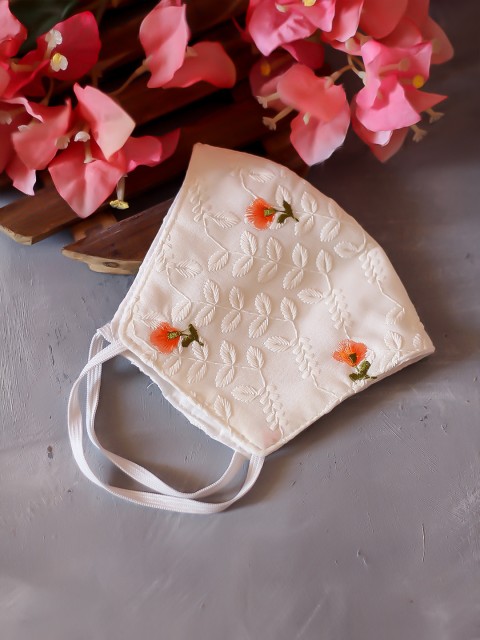 

Bellofox Women Off-White & Orange Printed 3-Ply Reusable Cloth Mask