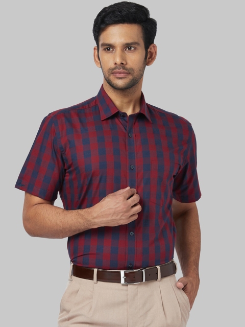 

Park Avenue Men Maroon & Blue Regular Fit Checked Formal Shirt
