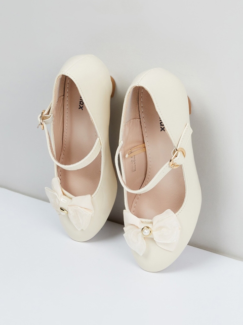 

max Girls Off-White Solid PU Mary Janes