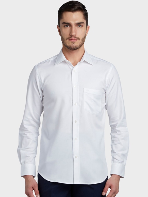 

ColorPlus Men White Tailored Fit Solid Casual Shirt