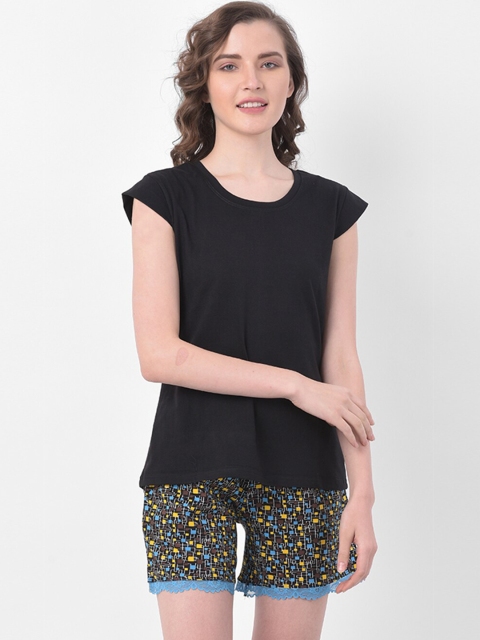 

Clovia Women Black Solid Night suit