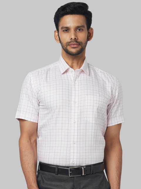 

Park Avenue Men White & Red Regular Fit Checked Formal Shirt