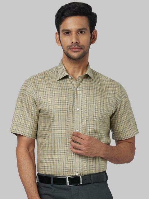 

Park Avenue Men Beige Regular Fit Checked Formal Shirt