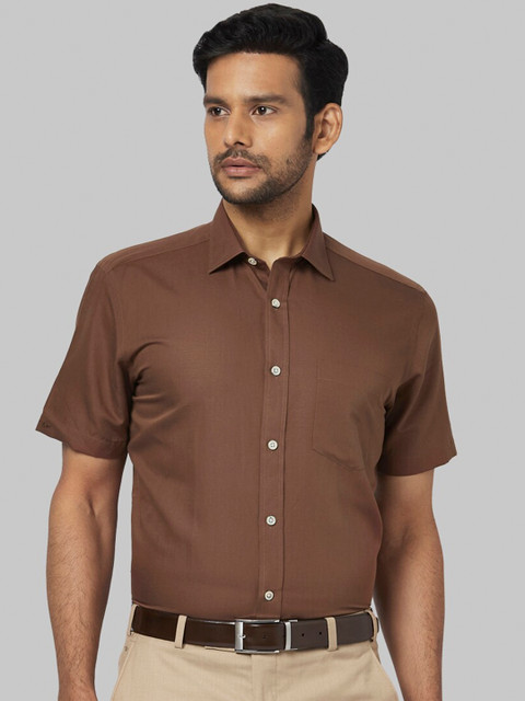 

Park Avenue Men Brown Regular Fit Solid Casual Shirt