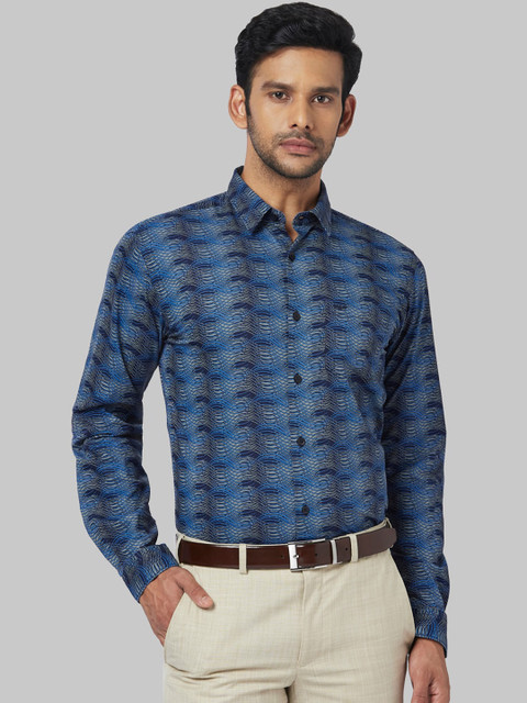 

Park Avenue Men Blue Regular Fit Printed Casual Shirt