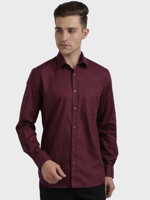 

ColorPlus Men Maroon Regular Fit Checked Casual Shirt