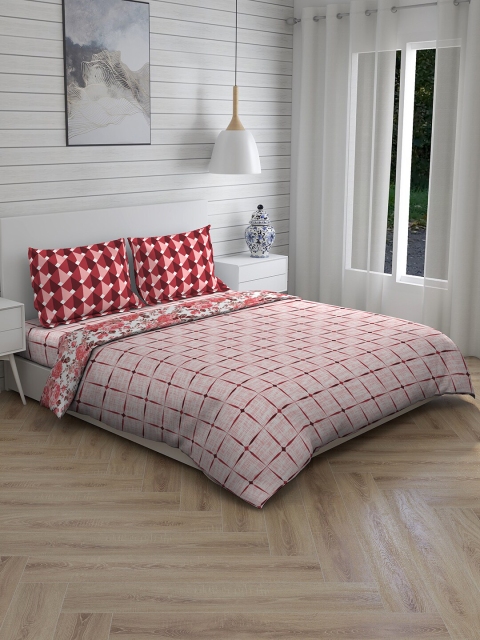 

Layers Pink & Maroon Geometric Printed Double Bedding Set With Comforter