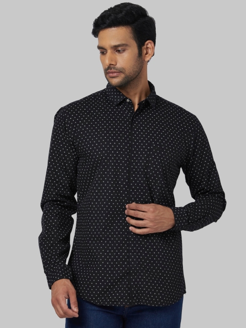 

Park Avenue Men Black & Off-White Regular Fit Printed Casual Shirt