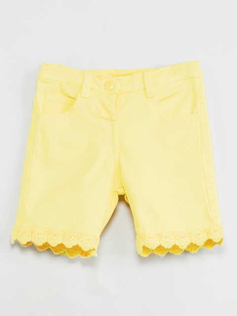 

max Girls Yellow Solid Regular Fit Regular Shorts