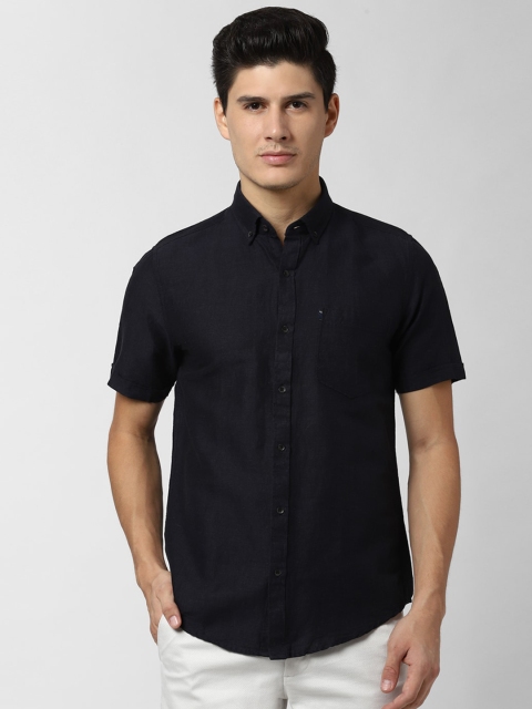 

Peter England Casuals Men Black Slim Fit Solid Casual Shirt