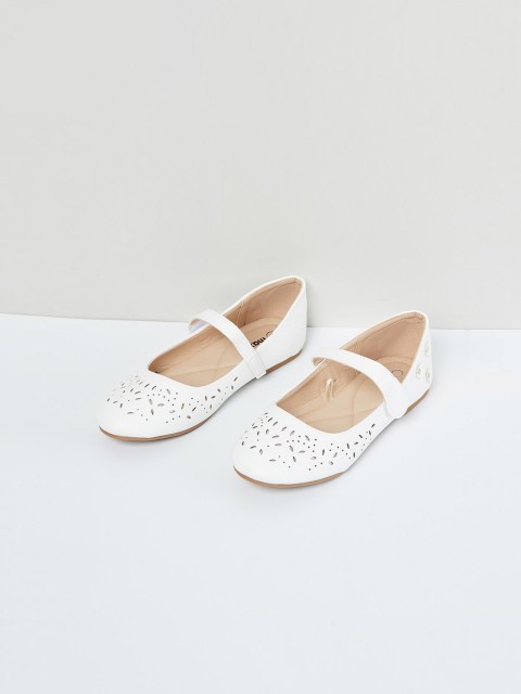 

max Girls White Textured PU Mary Janes