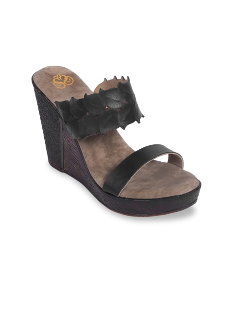 

Sole To Soul Women Black Solid Sandals