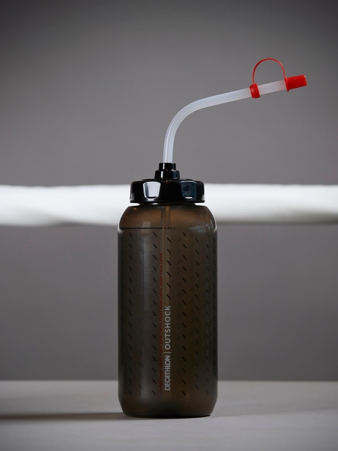 

OUTSHOCK By Decathlon Black Textured Long Straw Boxing Water Bottle 850 ml