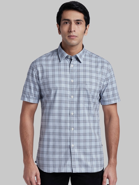 

Parx Men Grey Regular Fit Checked Casual Shirt