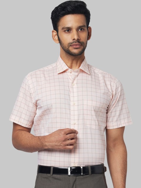 

Park Avenue Men Beige Regular Fit Checked Formal Shirt