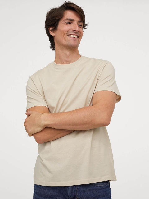 

H&M Men Beige Solid Round-Neck T-shirt Regular Fit